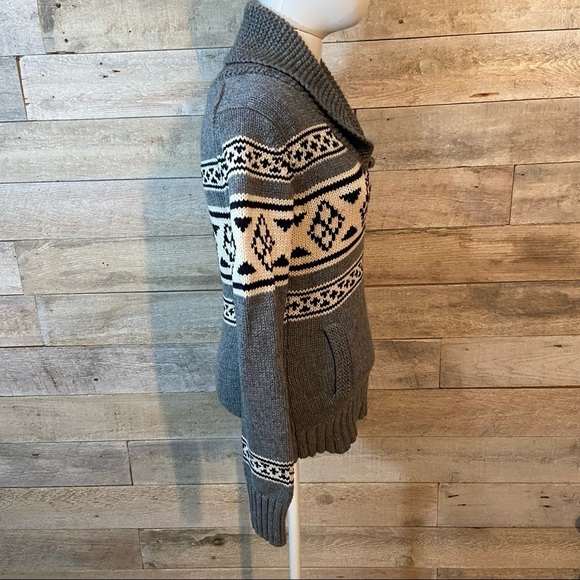 Aritzia TNA  women’s lambswool sweater in size small‎ - Picture 4 of 11